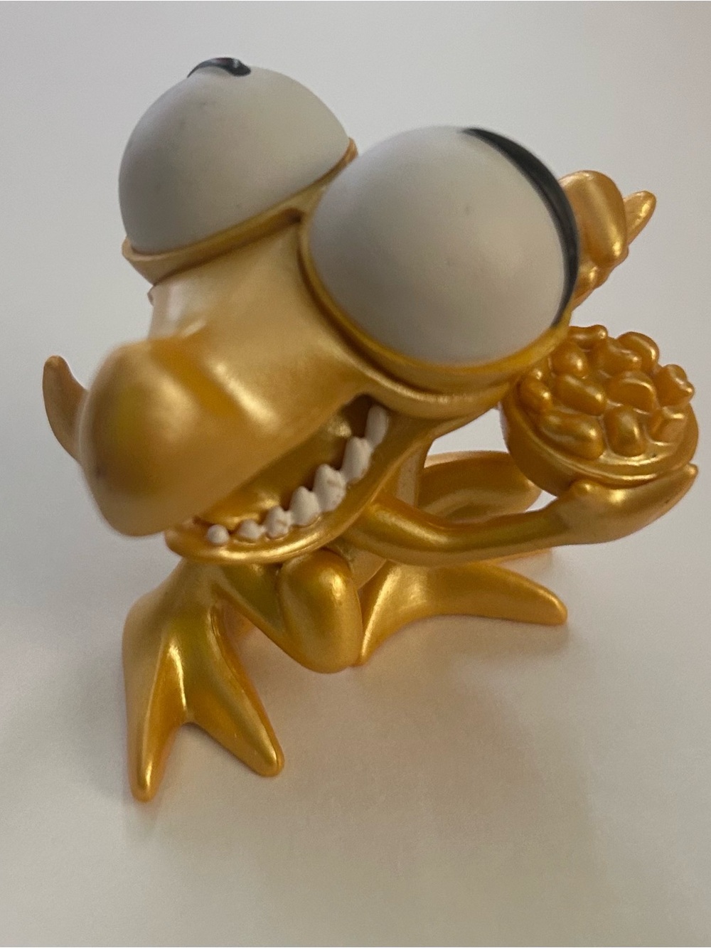 RARE Gold Chase Rainbow Friends figure